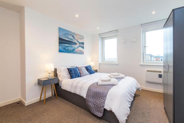 Newcastle City Centre Apartment Ideal For Holiday, Contractors, Quarantining Exterior photo